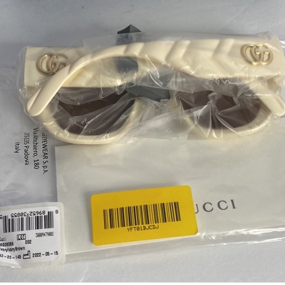 Gucci Over Sized Cat eye Glasses - Picture 7 of 7